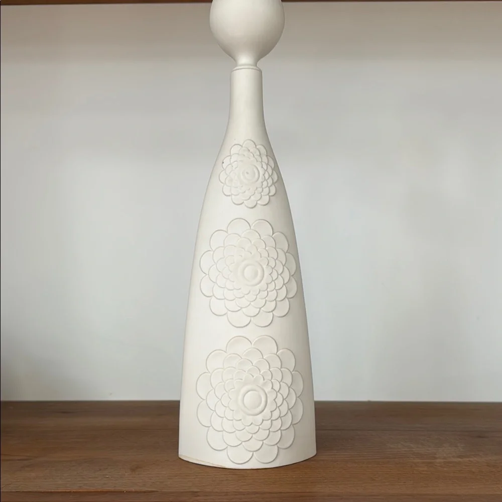 Elegant Cream Decorative Vase